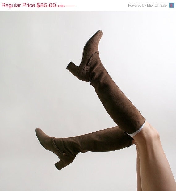 Vintage Salvatore Ferragamo Boots in Milk Chocolate Suede Leather - US size 6.5 narrow Western Heeled