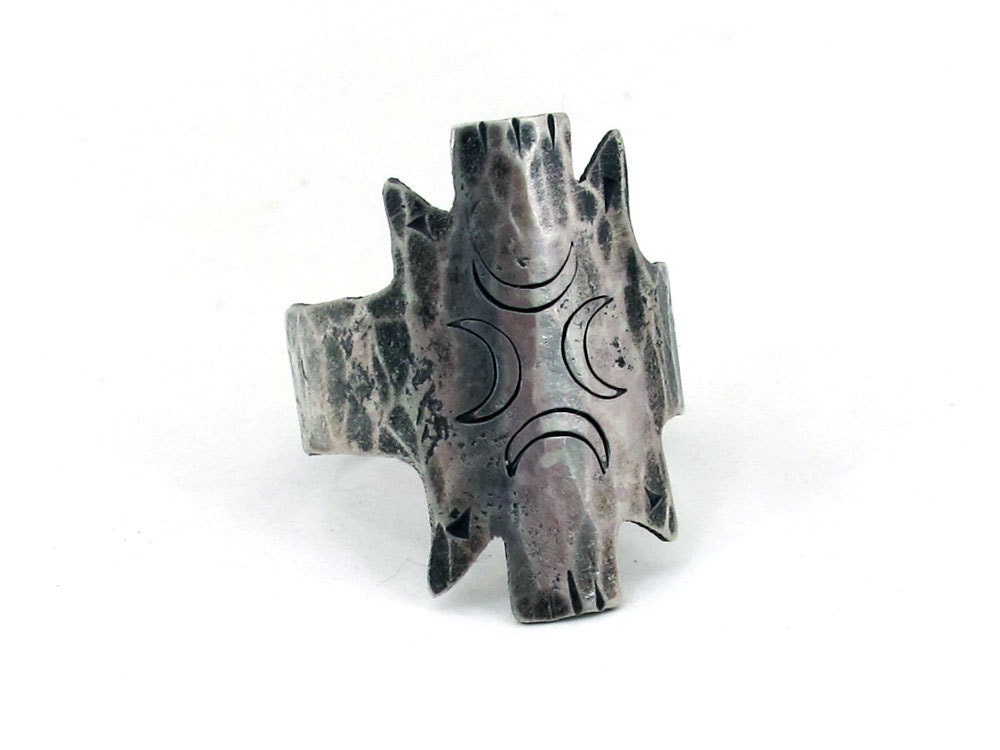 Crescent totem ring in sterling silver