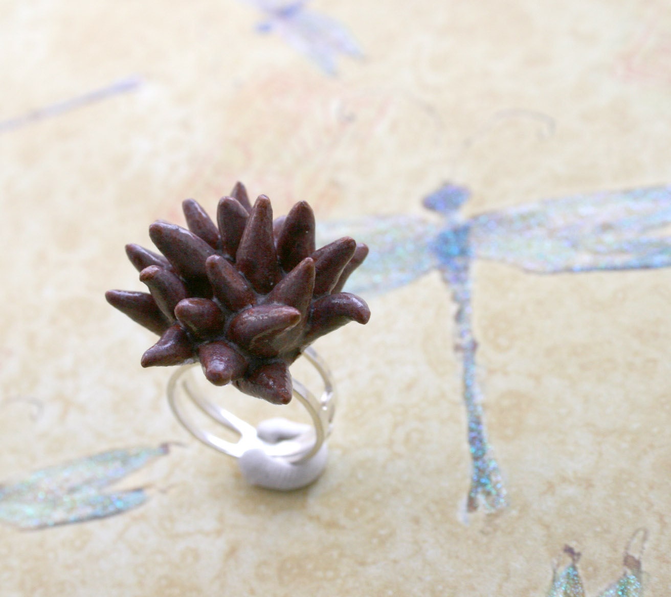 Spikes Glazed Ceramic Adjustable Ring