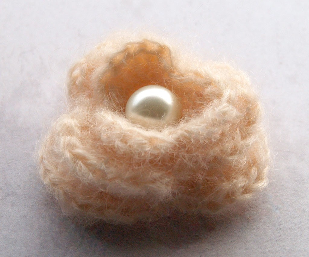 Dusty peach lilly crochet brooch - TheBroochBoutique