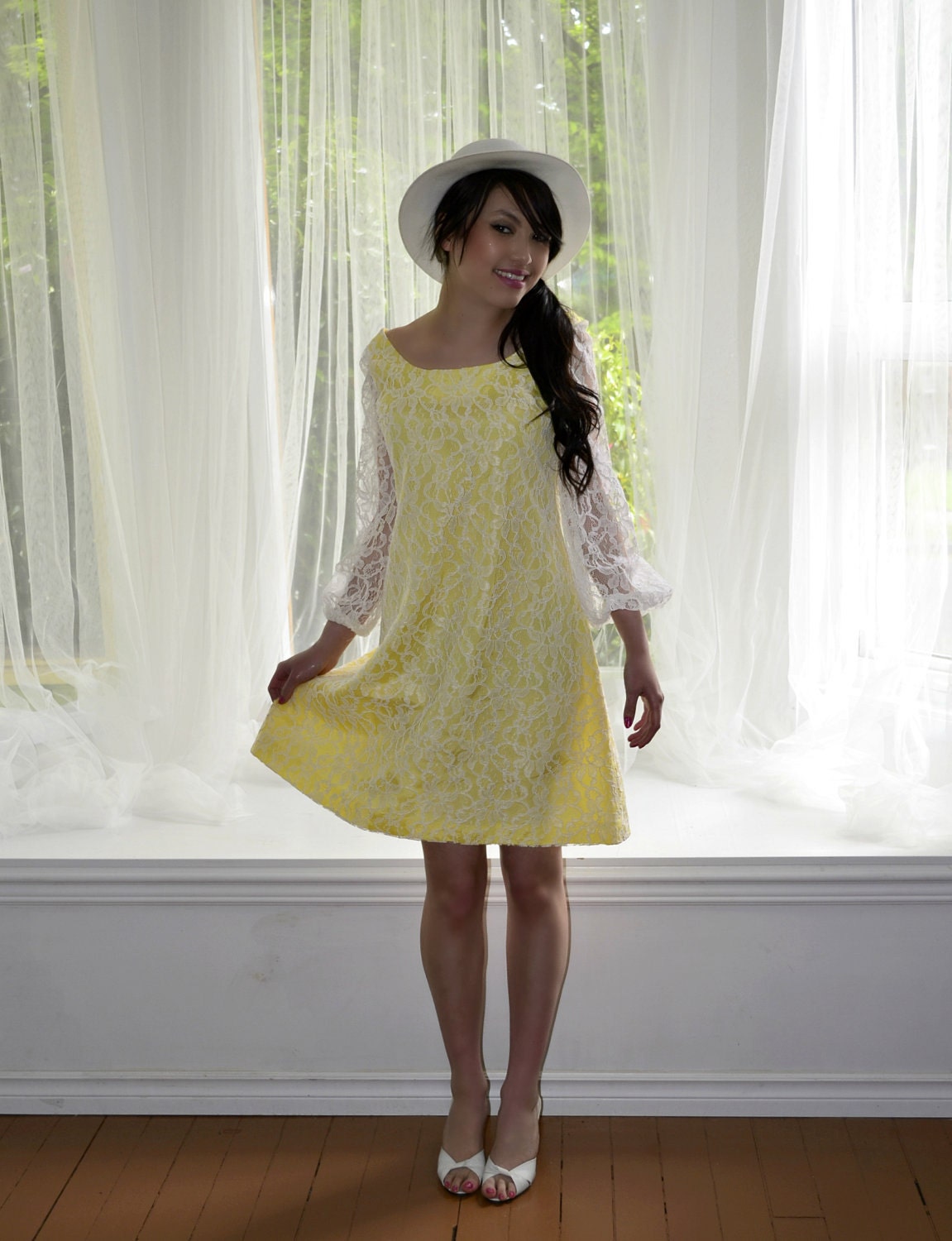 Yellow White Lace Vintage 60s Summer Dress Poet Sleeves A-Line S 34 Inch Bust
