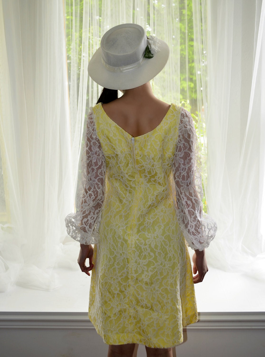 Yellow White Lace Vintage 60s Summer Dress Poet Sleeves A-Line S 34 Inch Bust