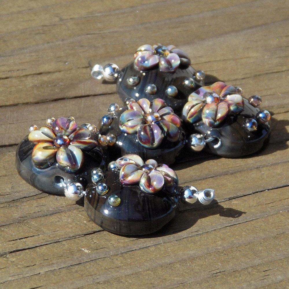 Handmade lampwork beads...Dragon Lily
