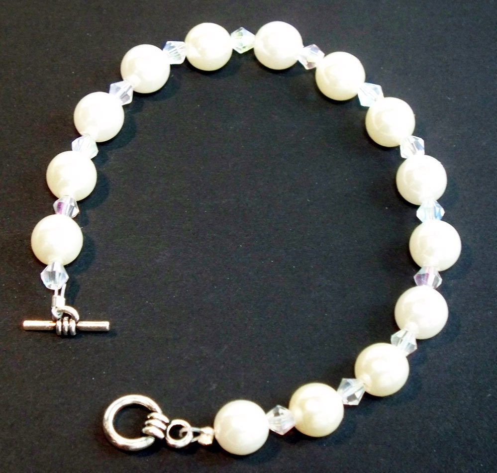 Bridal White Pearl and Swarovski Crystal Beaded Bracelet
