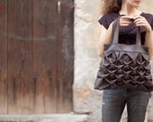 Tote vegan bag in chocolate. Ninfea