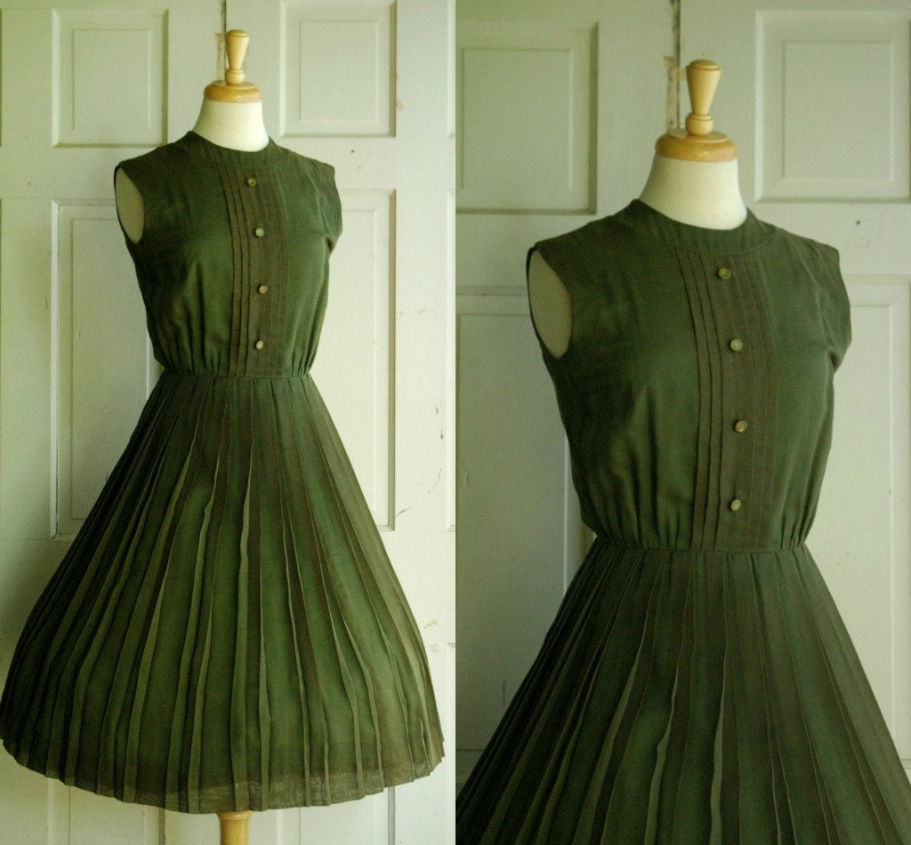 Vintage Day Dress / 1950s Olive Cotton Dress