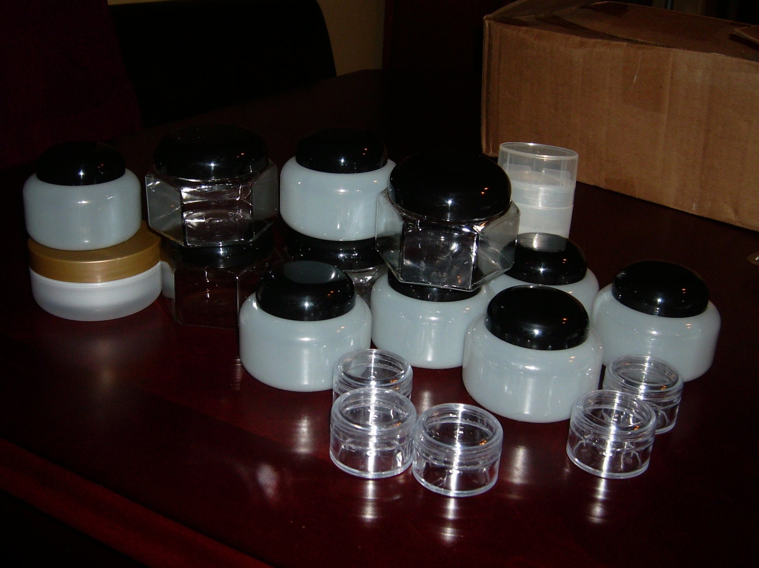 Mixed set of jars with lids
