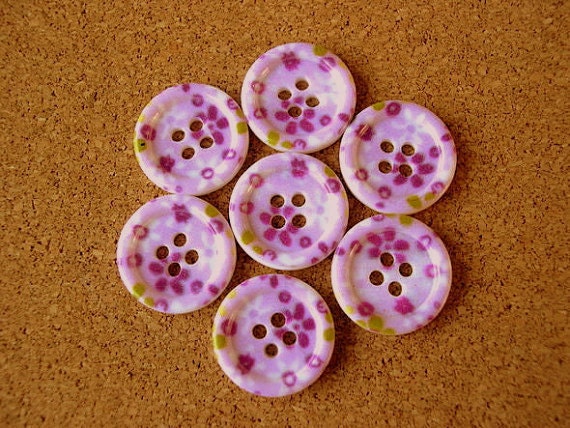 10 plastic buttons violet flowers on light violet new buttons 18mm