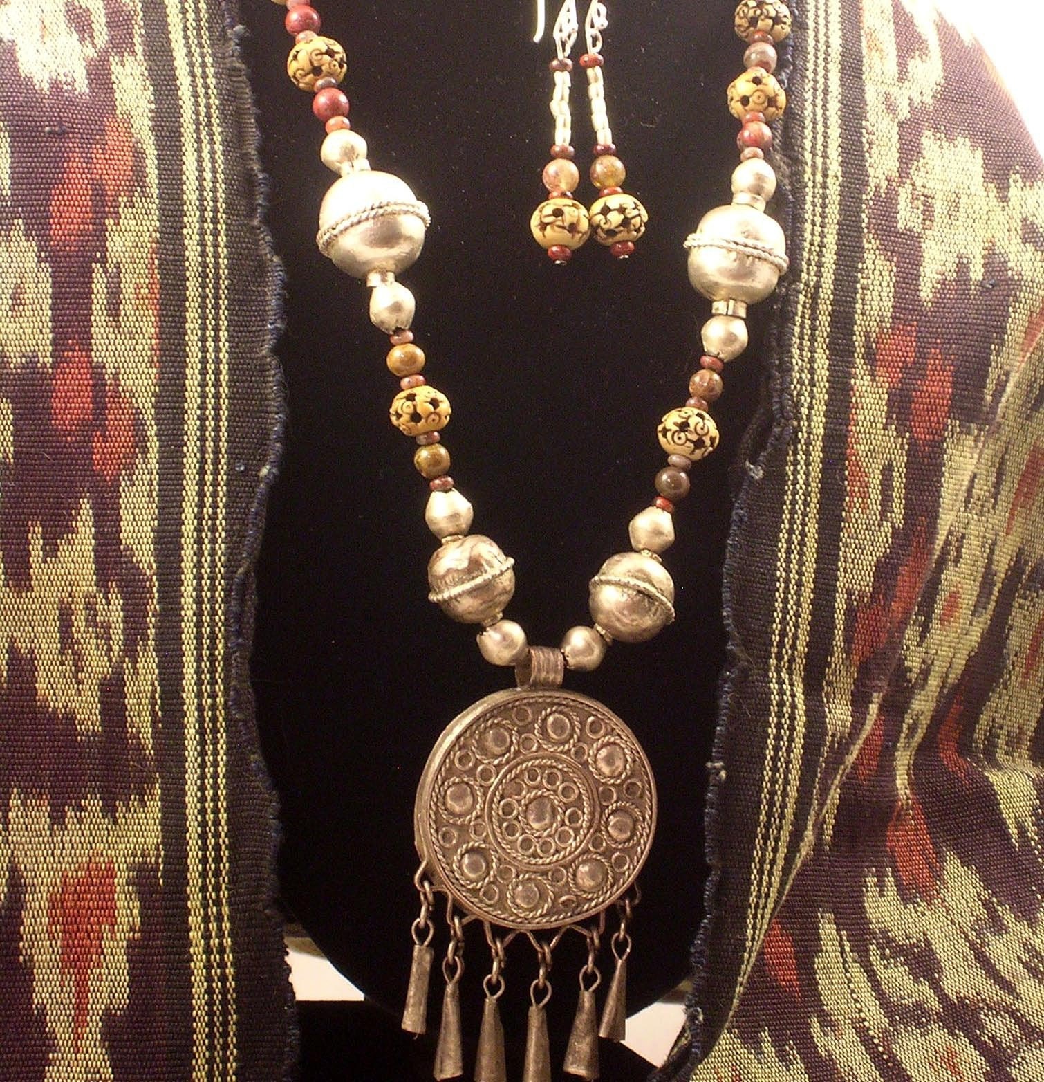 Good Vibrations Necklace and Earring Set