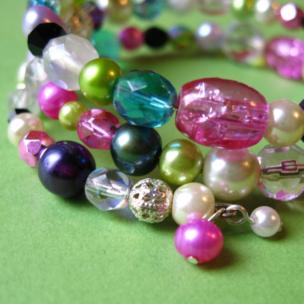 Annie's Pajamas Braclet on memory wire