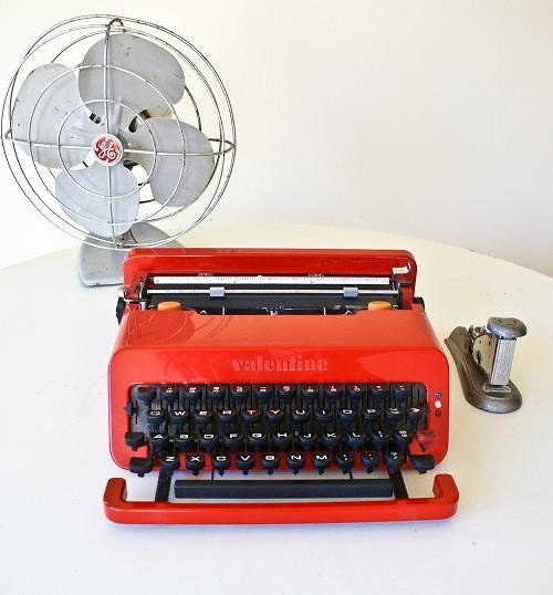 THE Olivetti Valentine -- Stunning Design -- Excellent Condition