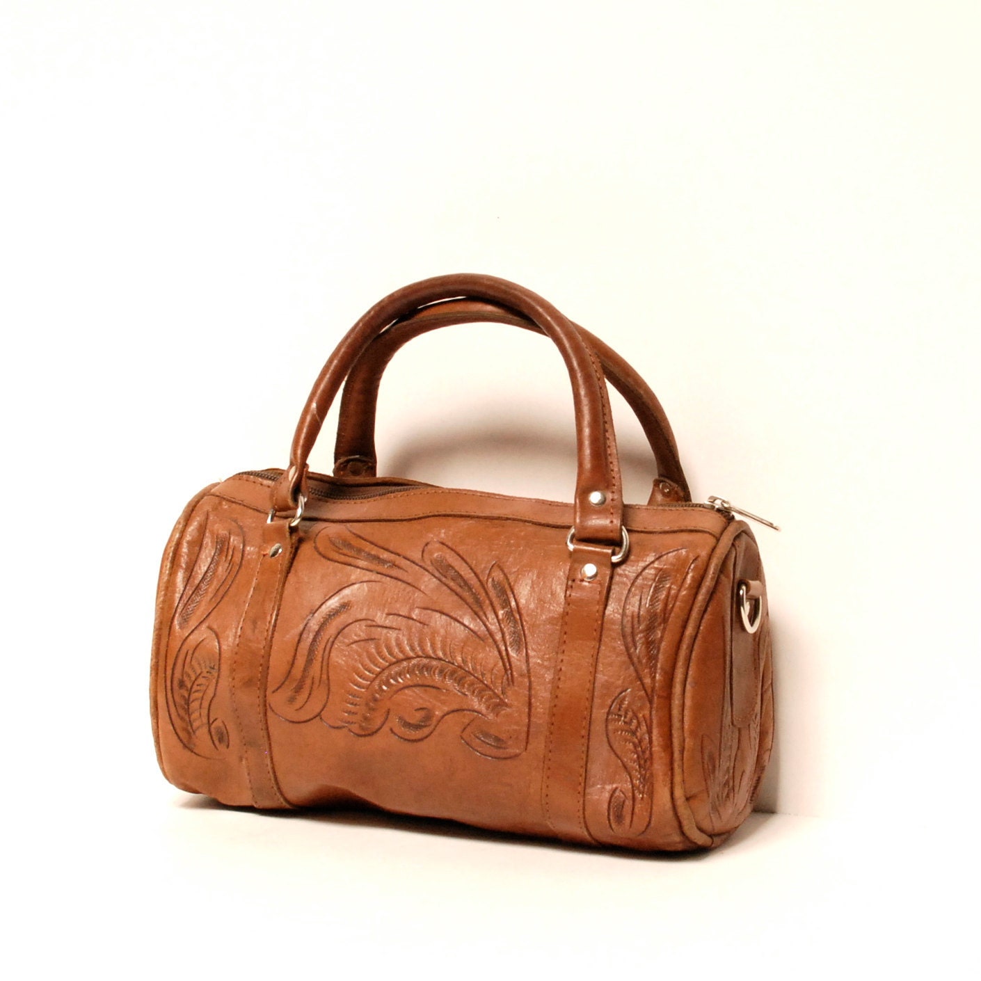 HANDTOOLED tan leather 80s MEXICAN FLORAL duffle handbag