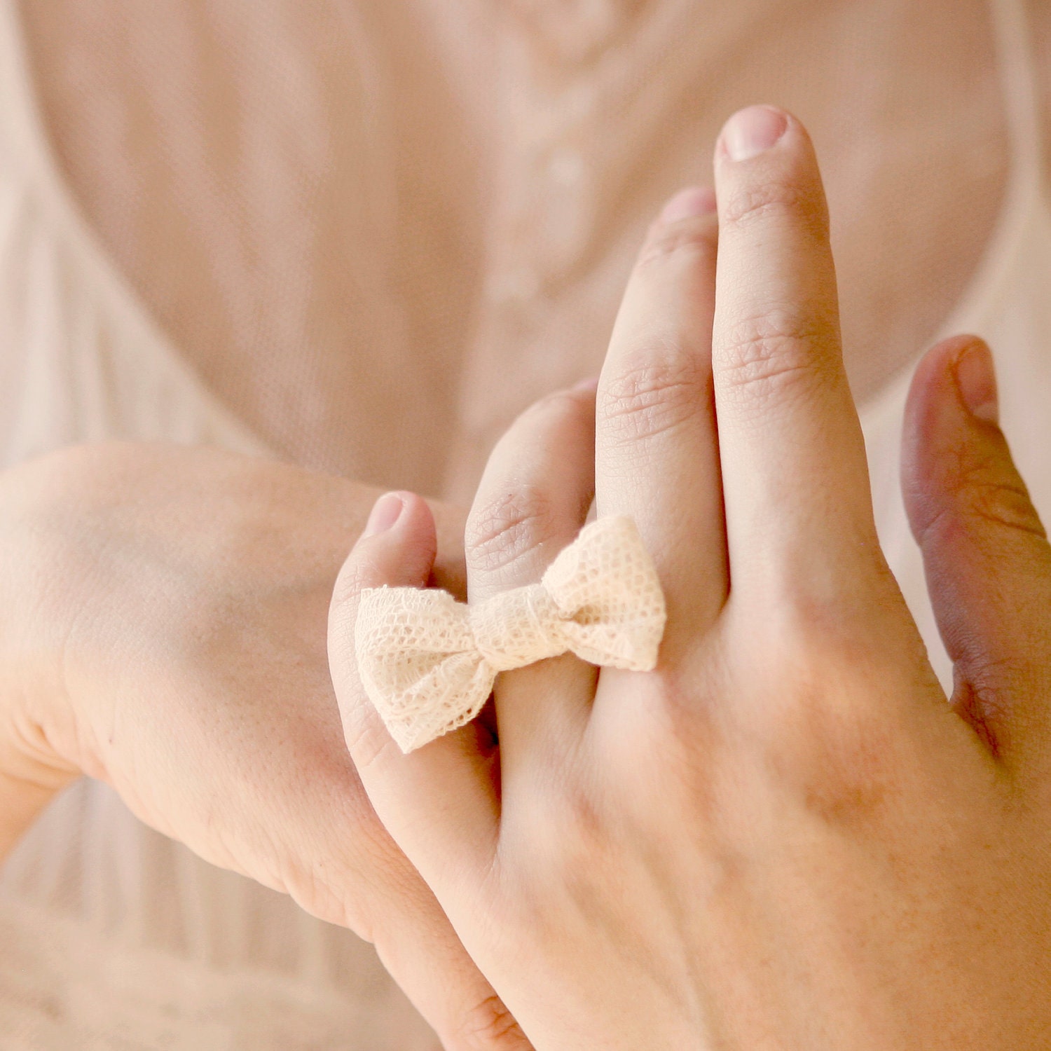lace bow - adjustable ring