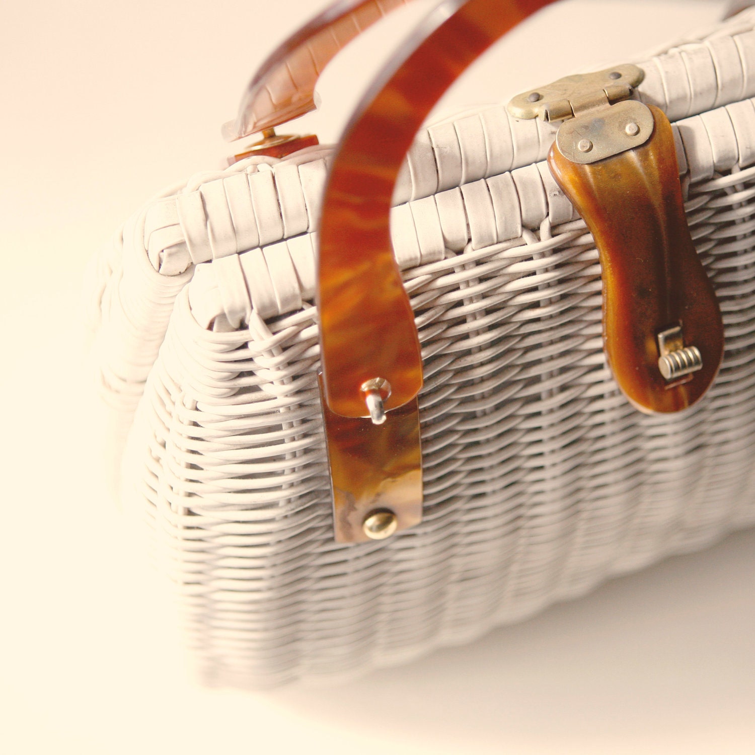 picnic - vintage white straw bag
