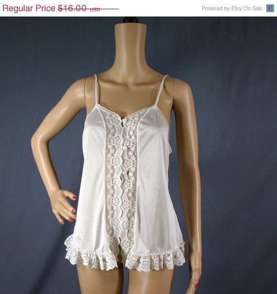 SALE 70s Lacy White Chic Negligee, Small - Vintage Lingerie