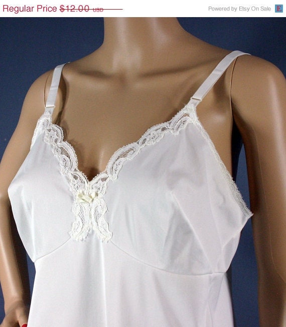 SALE 60s White Sears The Doesn't Slip Full Slip, 36 - Vintage Lingerie