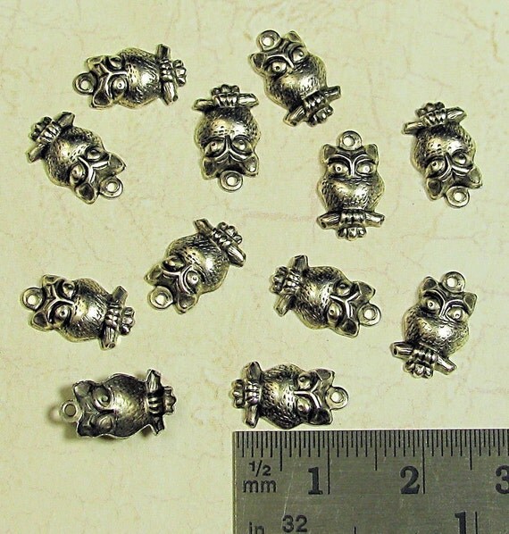 12 Antique Silver Tiny Owl Bird Charms Jewelry Findings 802