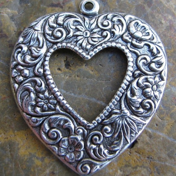 4 Antique Silver Brass Jewelry Heart Charms Pendant 33