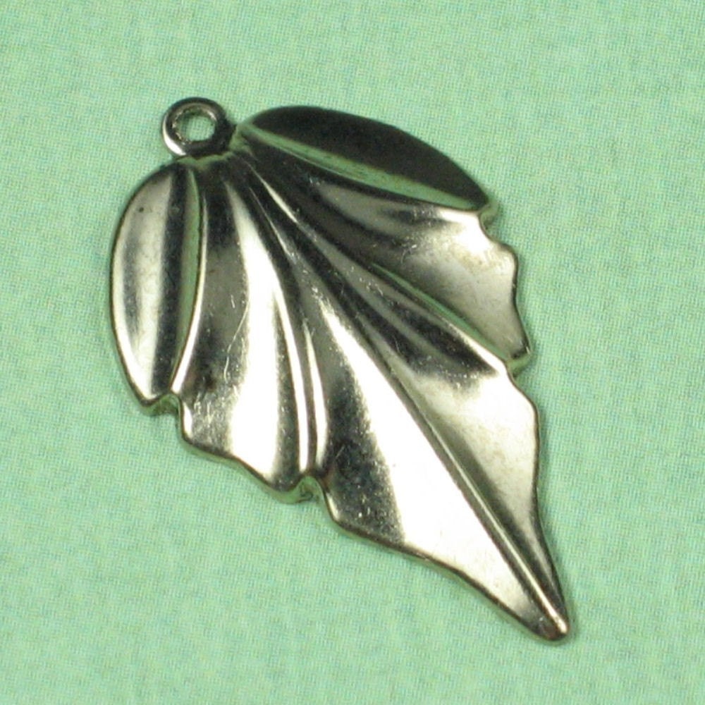 18 Antique Silver Drop Focal Point Jewelry Finding 643