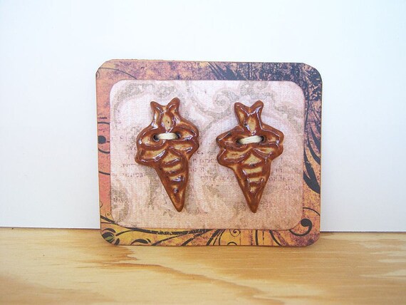 Wasp Stoneware Buttons in Shino - Set of 2