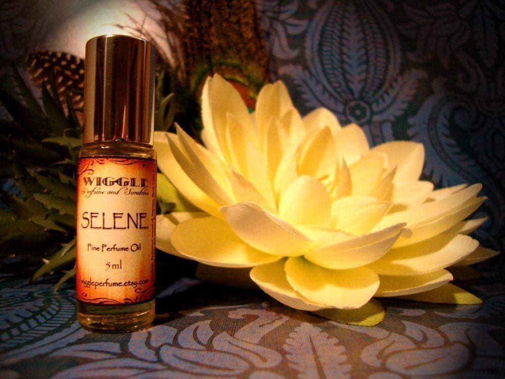 Selene Perfume Oil 5ml