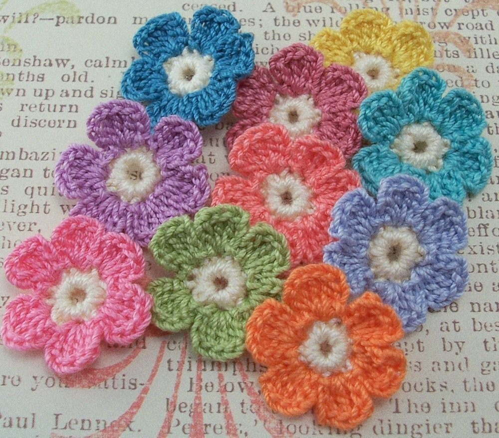 Crocheted Daisy Flower Appliques