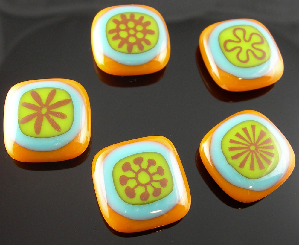 Mod Fridge - 5 Retro Flower Fused Glass Magnets