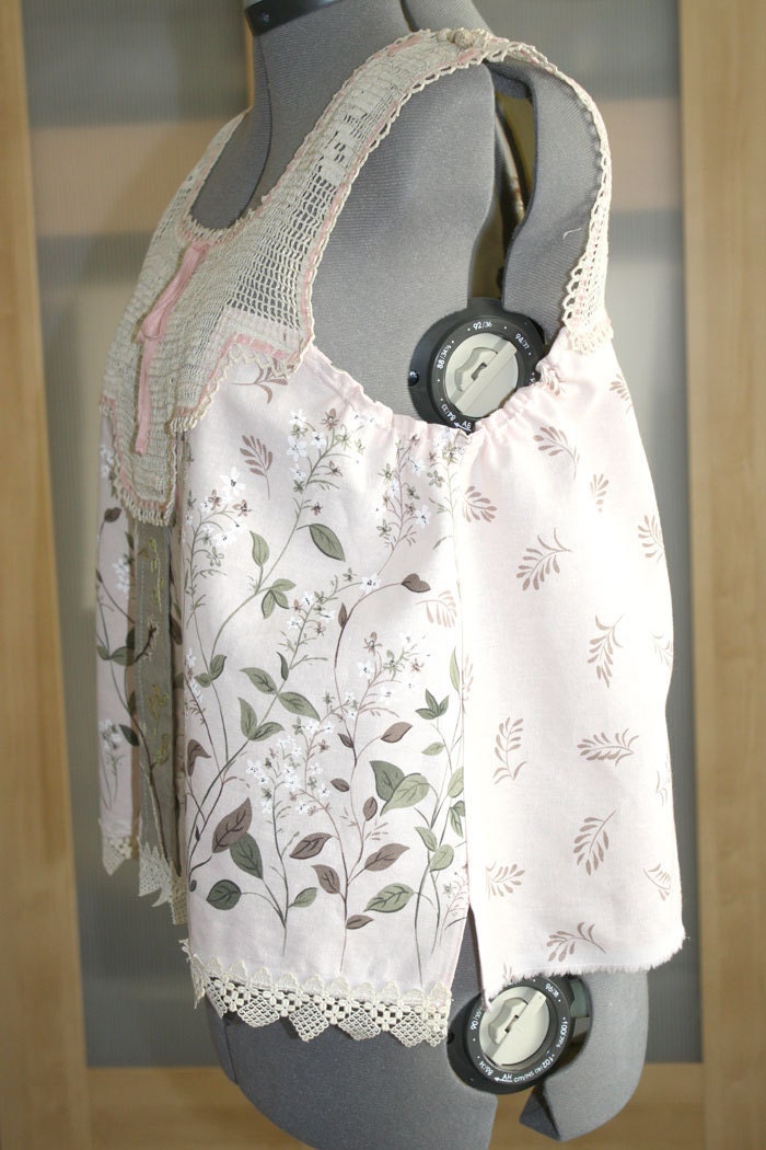 Camisole Tank Hand Embroidery Linen Vintage Crochet Yoke Flower Garden tagt team