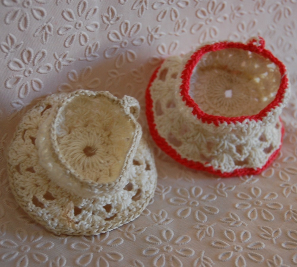 Vintage 1940s Crochet Teacup Egg Holders Teacups Red and Tan