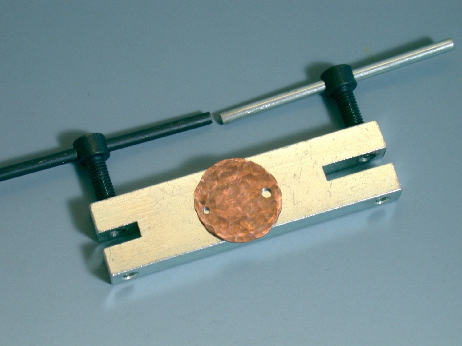 2 hole punch screw style from Euro Tool
