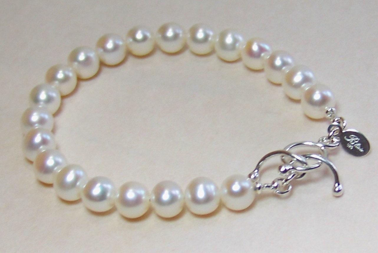 8.5 mm white pearl bracelet