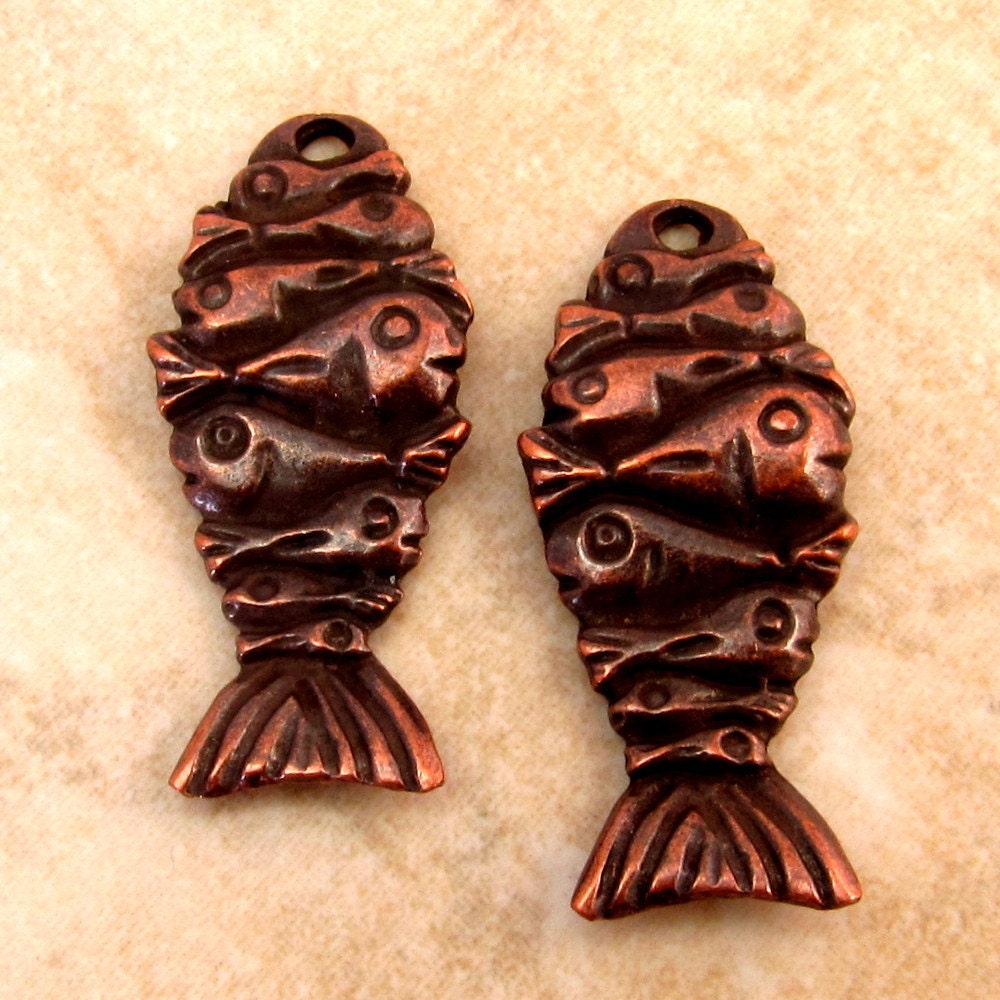 Mykonos Casting Fish Pendant, Bronze Patina 2-Pieces M94