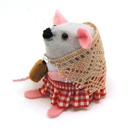 Travelling Mouse Ornament suitcase felt mice rat hamster gift animal lover collector - Emma the Travelling Mouse