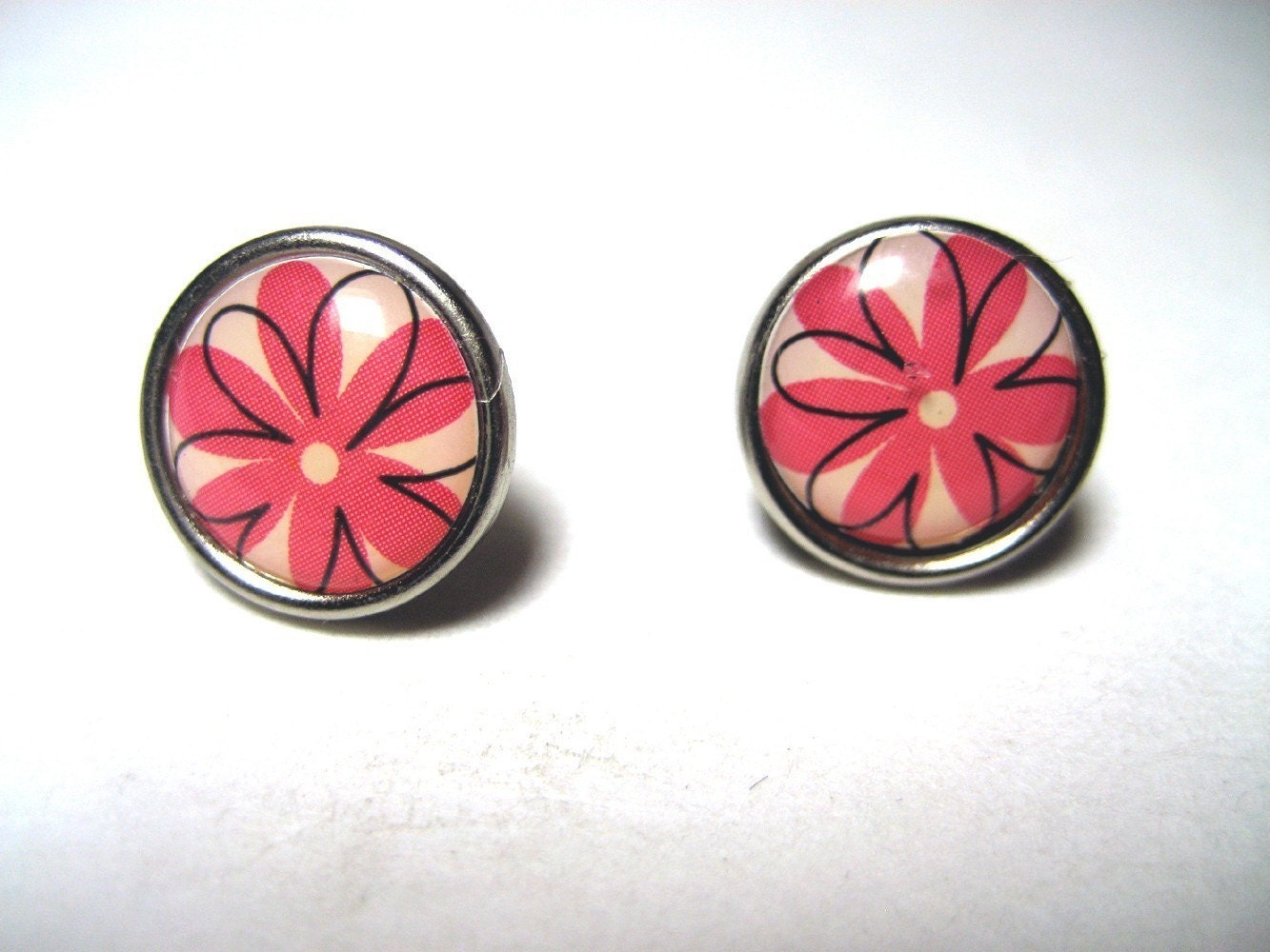 Pink Flower Studs - Pink and black daisy post earrings