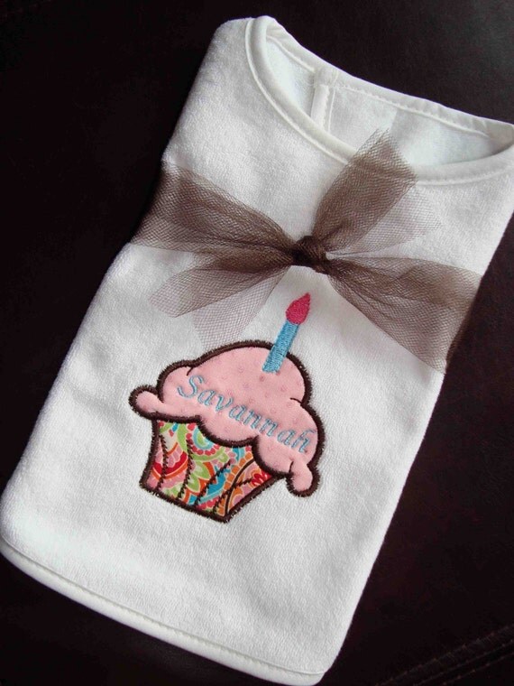 First Birthday cupcake Bib...Personalize...