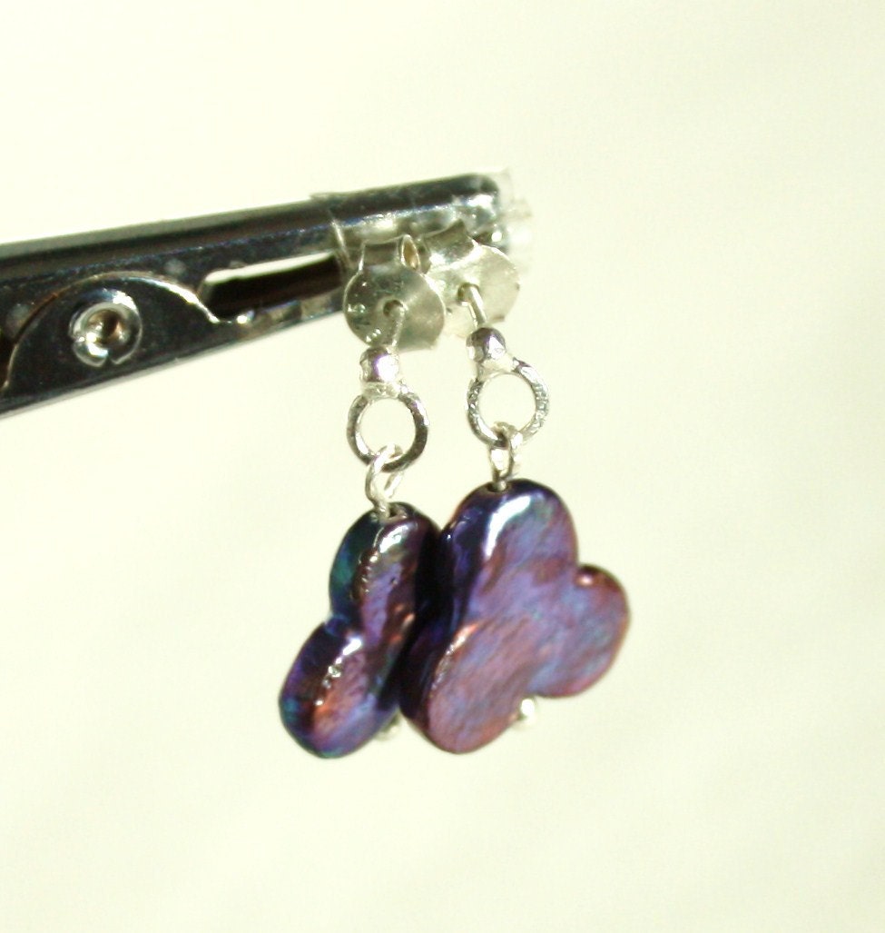 Little mother of pearl (keshi pearl) and sterling silver earrings - everyday wear - handmade -