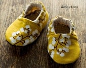 Ochre Branches // Baby Booties // Eco Friendly // you choose the size