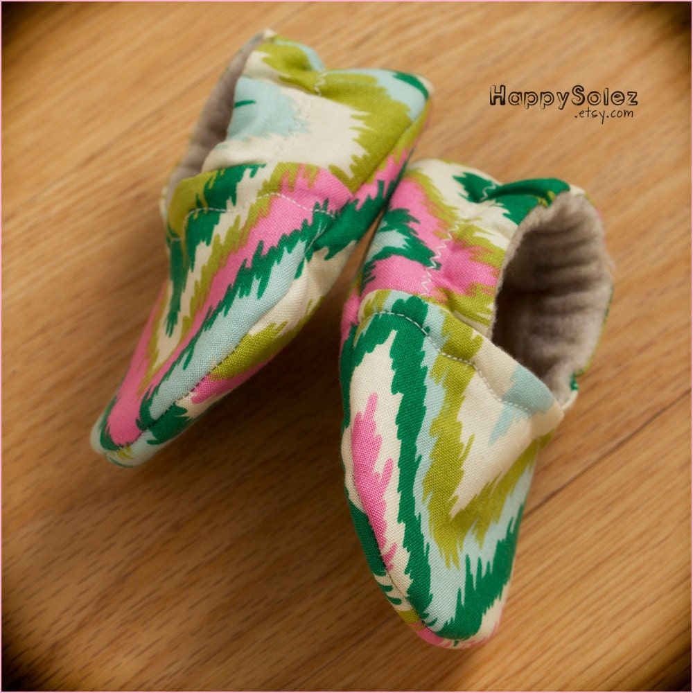 Ikat Zig Zag Eco Friendly Baby Booties (0-6 months)
