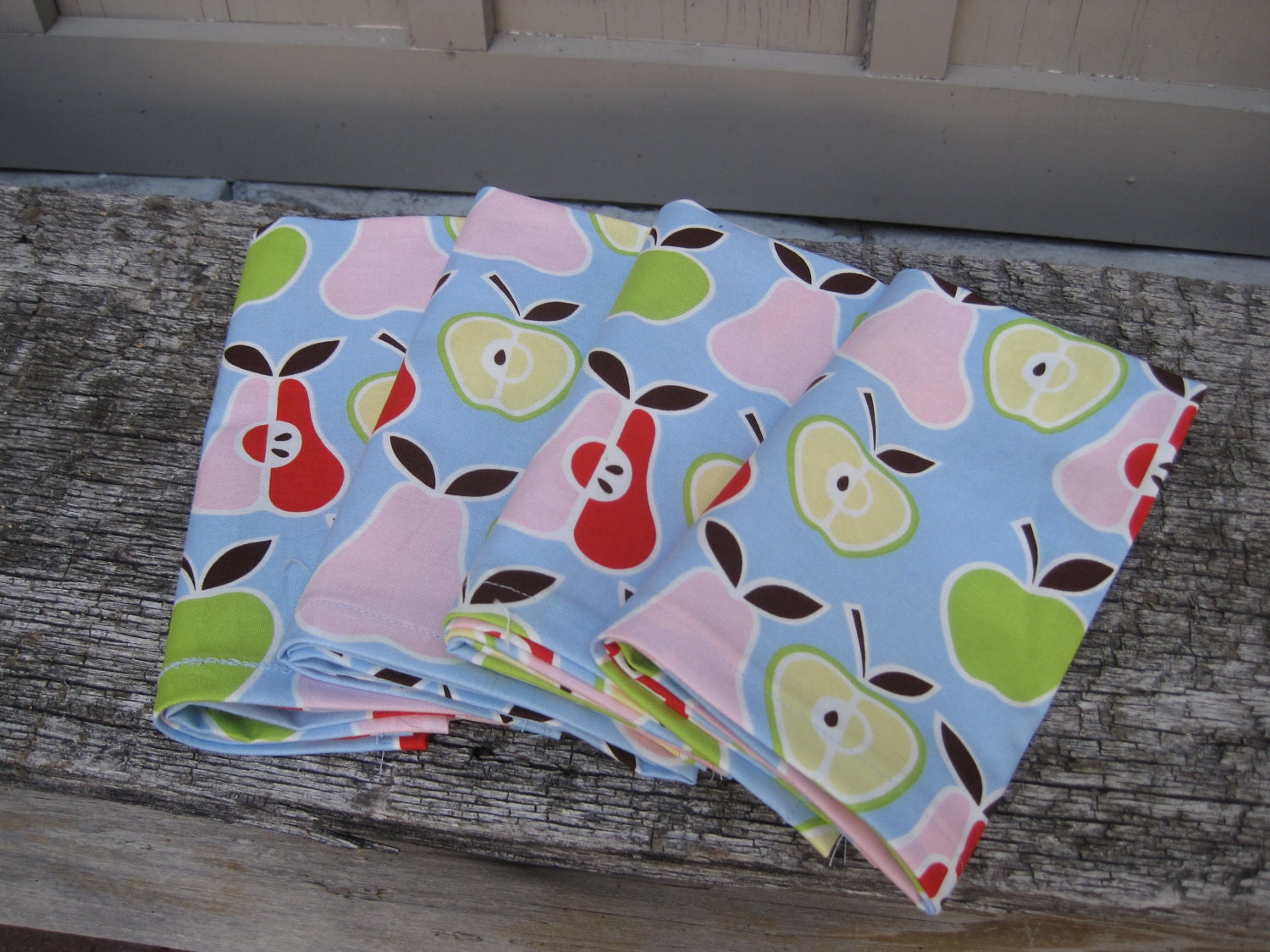 Set of 4 cloth napkins picnic kitchen patio Apples Pears red blue