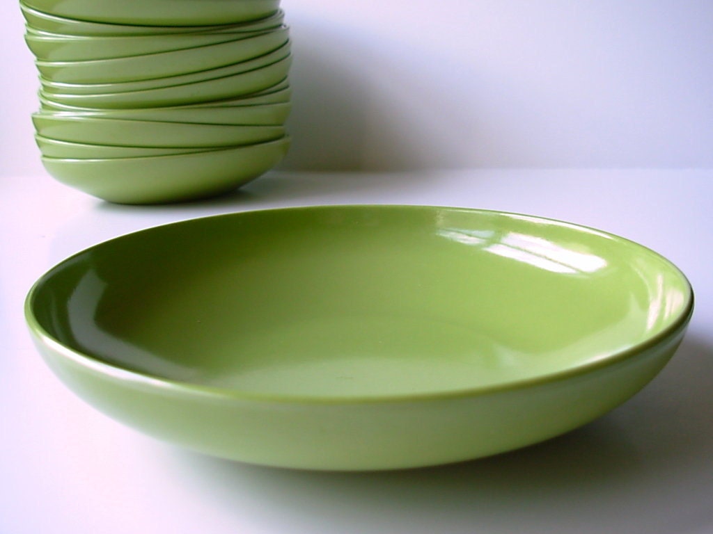 Set Of Fourteen Vintage Melmac Soup Bowls - Olive