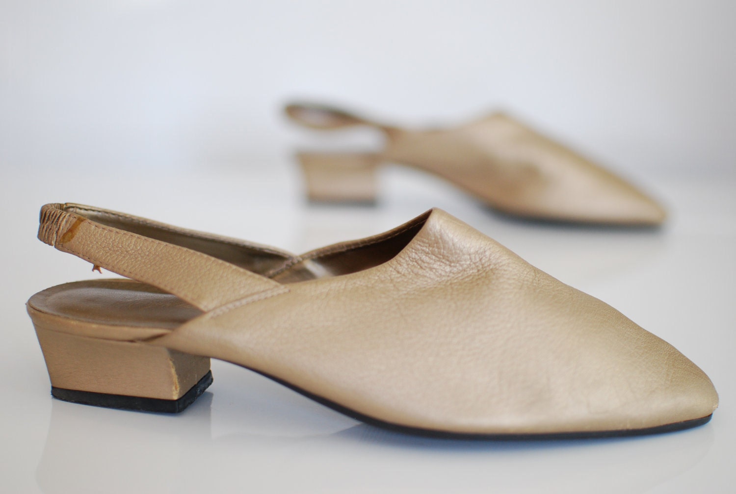 vintage 1990s / golden / sling back / flats / leather / 7M