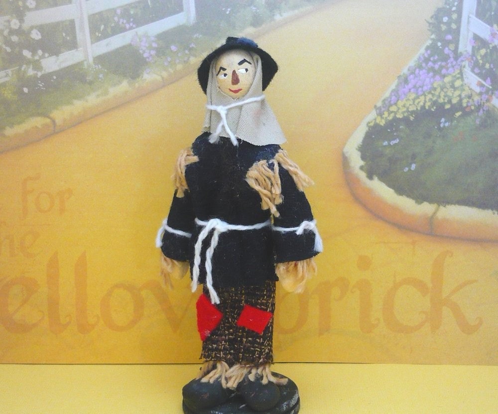 Wizard of Oz Scarecrow Doll Miniature Collectible Art