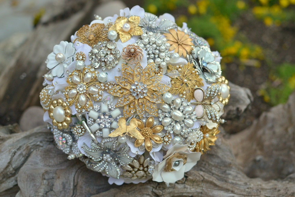 Let me turn your jewelry into an heirloom brooch bridal bouquet