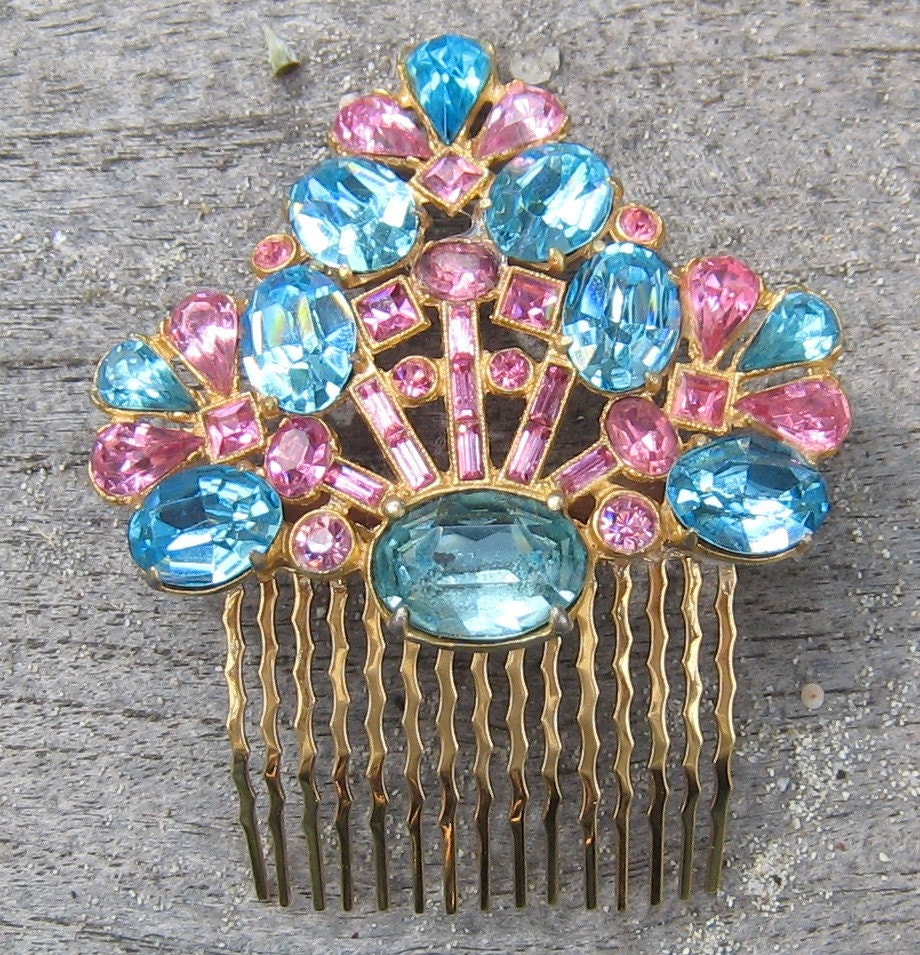 Tiffany blue and pink vintage comb