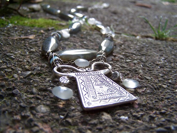 Labradorite Necklace Preview 5