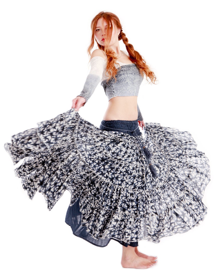Star pattern long skirt, high end fluffy material, perfect for any outfit - Shovava
