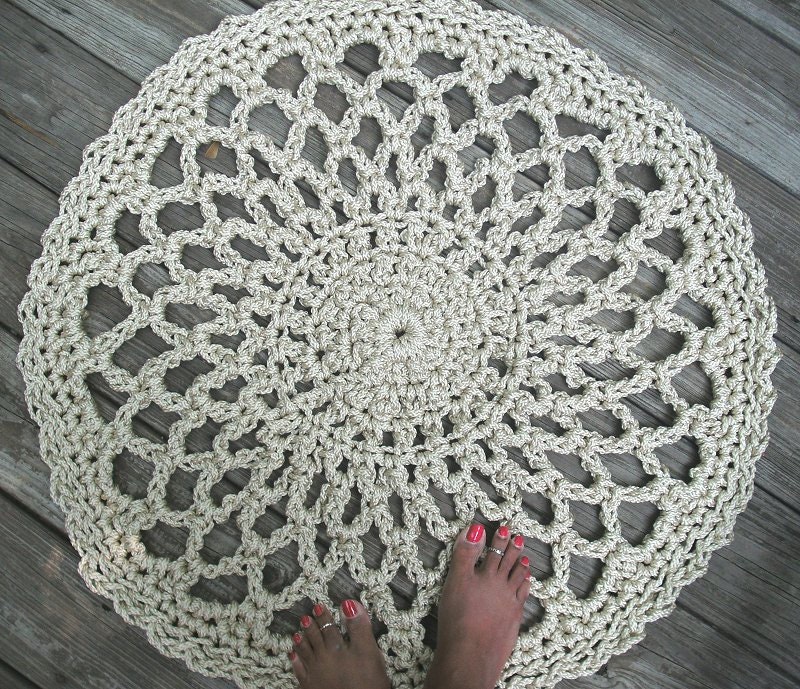Off White Pearl Patio Porch Cord Crochet Rug in 33" Lacy Circle Pattern