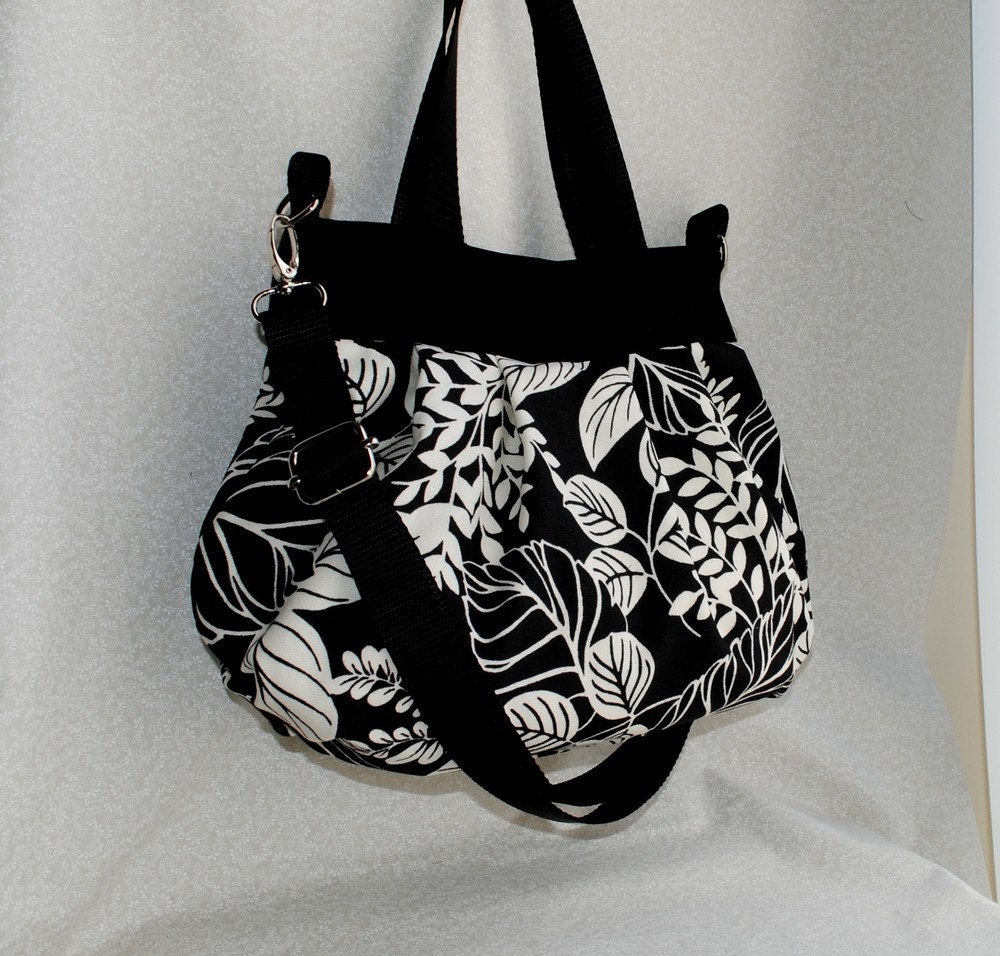 Free Shipping - 30% OFF - Cross Body Pleated Bag w/ Adjustable Strap - Terrarium Balck
