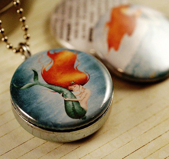 Mermaid Picture Locket - Locket Necklace - Interchangeable, Magnetic, Polarity - Movezerb Artwork