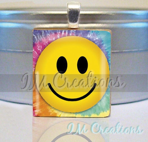 RETRO SMILEY face Scrabble tile pendant charm by IMCreations (SYM326)